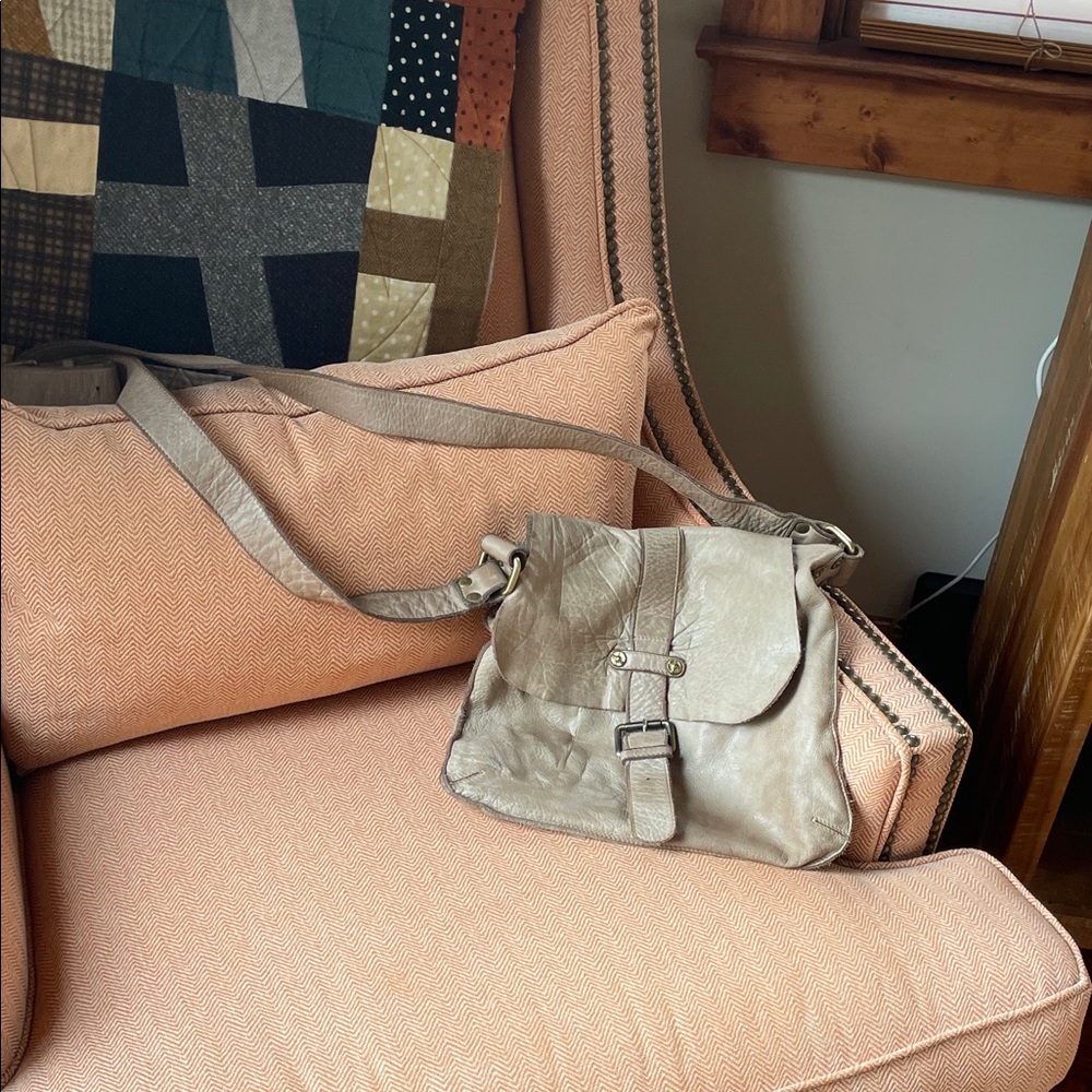 Soft Leather Shoulder/Crossbody Bag. Made in Italy. Taupe grey color.